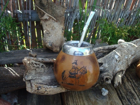 photo of mate in post on how to dring mate in argentina